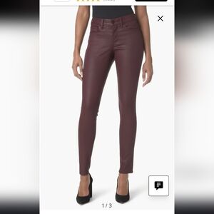 Chic Burgundy Skinny Pants
